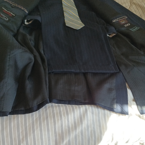 A Blue Strip 50L 46W 32L Suit - Picture 10 of 10
